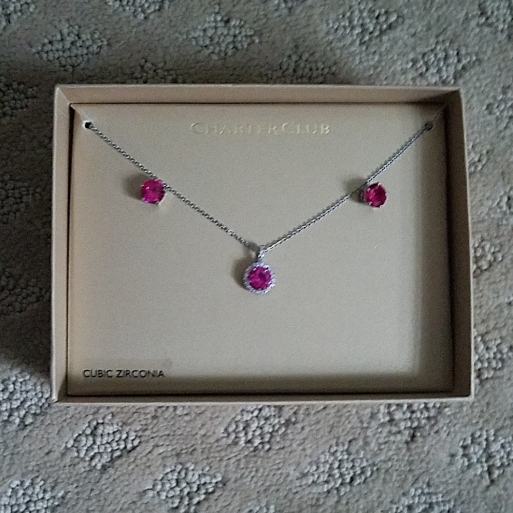 Necklace and earring set